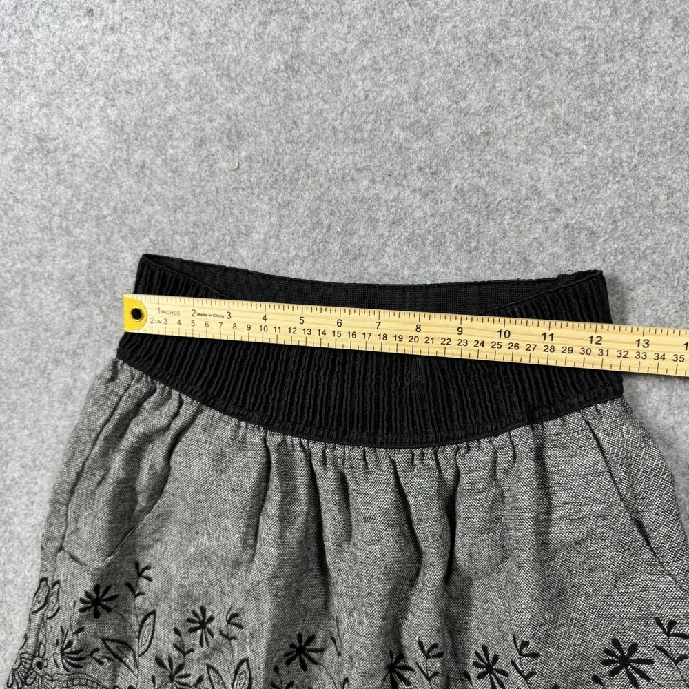Joe Benbasset Womens Floral Embroidered Mini Skirt Small Gray Wool Blend Smocked